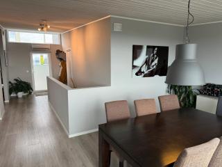 Terraced house with carport and sunny outdoor areas - 7 min from ONS - Stavanger - 8