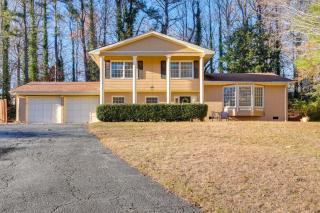 Atlanta Abode with Yard in a Tranquil Setting! - Norcross - 8