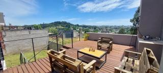 Casa en el lago con increíbles vistas - 0