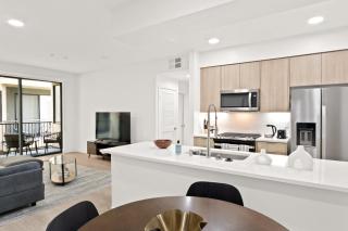 Splendid 2BR, 2BA Apt 12 Min Walk to SM Pier! - Los Angeles - 8