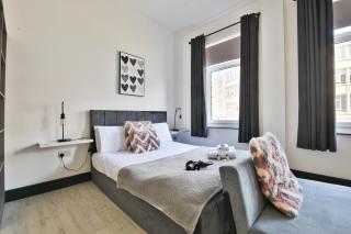 StayRight Elegant Kingsway Studio #5 - Central Location - Swansea - 0
