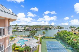 OPEN - Newly Furnished Penthouse/Views/Amenities/Location - St Pete Beach - 9