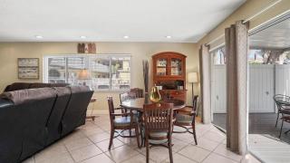 Minutes to Beach and Happenings/Free Parking/Tons of Space - St Pete Beach - 1