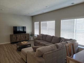The BlueJay at Coventry Rows - Omaha - 7