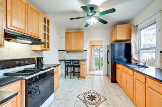 Charming Long Island Home with Fenced Yard! - Freeport - 9