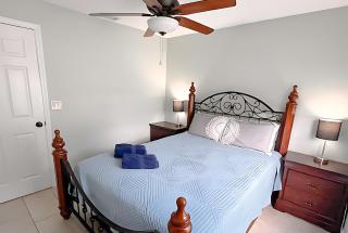 Simple house 5 beds 4 baths near Beach - 4