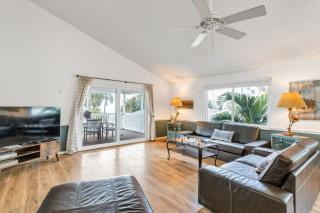 Beach Trail Bungalow Triplex - 8