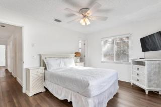 OPEN - Private Beachfront Home/Great for Groups/Dogs OK* - Clearwater Beach - 3