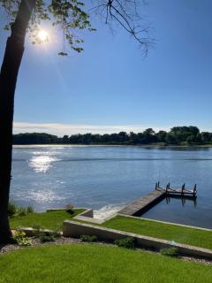 Lakefront home with Private suites - Appleton - 0