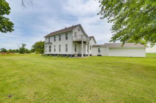 Countryside Biggsville Home with Yard, Dogs Welcome! - - 0