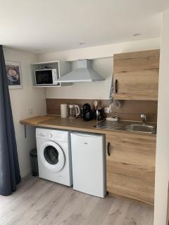 'StudioCDG fr' Jardin, Studio proche near CDG Roissy airport, Parc Expositions, Stade de France, Arena, Disney, Asterix - 3