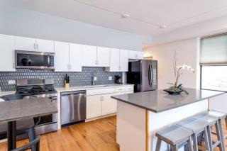 Goose Island Central Downtown Prime Location with access to patio CHI - 1 - Chicago - 9