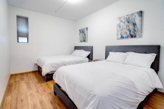 Goose Island Central Downtown Prime Location with access to patio CHI - 1 - Chicago - 2