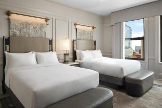 The Pfister Hotel - Milwaukee - 4