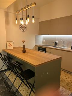 Central escape- Bright New apt - Athen - 8