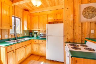 Lake Keowee Access Idyllic Six Mile Cabin! - Six Mile - 1