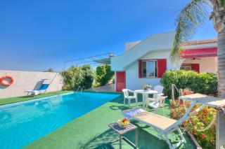 Villa Strea With Pool - Happy Rentals - 0