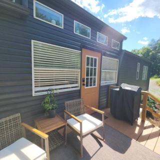 Mountain View Bungalow Near Breweries, Trails, Pool and Waterfalls - Old Fort - 9