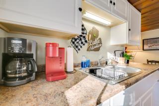 Houghton Lake Cottage - Central Location! - 1