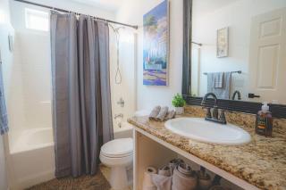 4BR king bed EVCharger, 10min to Strip Raiders Airport! - 2