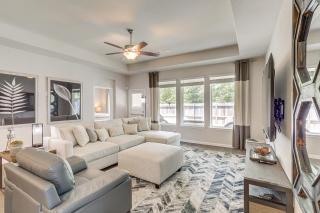 Walk to Brazos County Expo Elegant Home with Grill! - Bryan - 7