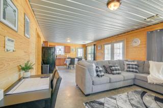 5 Mi to Sardis Lake Pet-Friendly Cabin Rental - Batesville - 4