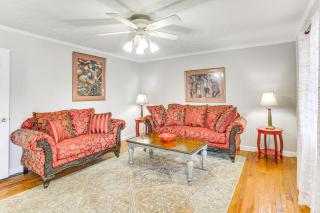 Cozy Mullins Retreat with Backyard and Covered Porch! - Mullins - 7