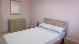Comfortable and Spacious Home Near Beaches - Aigio - 2