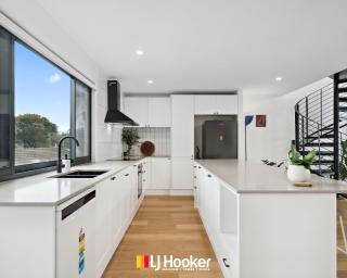 The Grevillea's - Woombah - 4