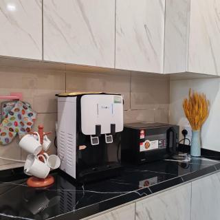 Mahkota Valley Suite Pool View with 2 bedroom and Netflix - 8