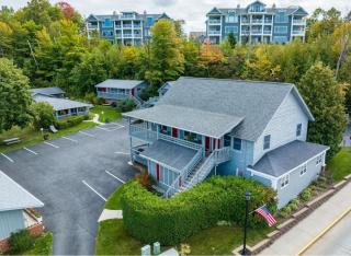 DownTown Inn - Sister Bay - 0