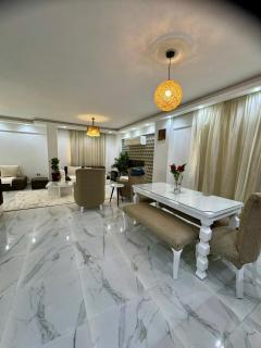 شقة فخمة بالمهندسين - Cairo - 3