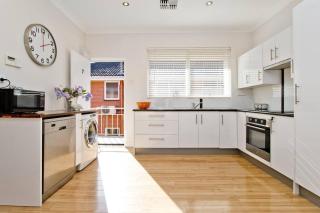 Breakaway on Byron - Spacious unit - Glenelg - 8