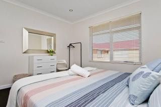Breakaway on Byron - Spacious unit - Glenelg - 3