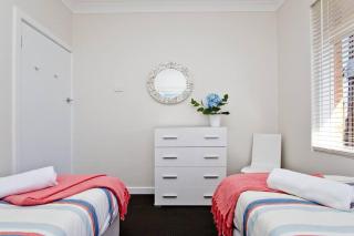 Breakaway on Byron - Spacious unit - Glenelg - 1