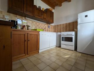 Charmant Gîte en Pierre avec 3 Chambres, Cour et Proximité Activités, Pinols - FR-1-582-252 - - 8