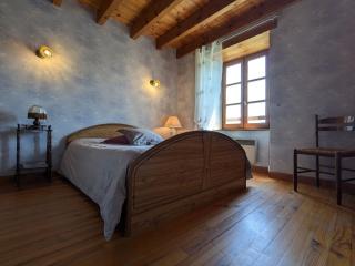 Charmant Gîte en Pierre avec 3 Chambres, Cour et Proximité Activités, Pinols - FR-1-582-252 - - 4