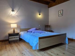 Gîte en pierres avec cour et 3 chambres, au cœur d'un village proche de Langeac - FR-1-582-233 - - 3