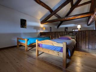 Gîte en pierres avec cour et 3 chambres, au cœur d'un village proche de Langeac - FR-1-582-233 - - 2