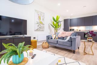 Luxury Free Parking Townhouse - 9