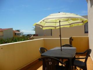 Appartement T2 avec Terrasse, à 200m de la Plage, Parking Inclus - Idéal Famille - FR-1-782-70 - 4