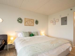 Modern Orlando 1BR Home & minutes to Disney - Kissimmee - 4
