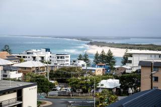 Kings Beach Coast and Glasshouse Views - A - 4