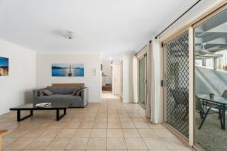 Entire home in Southport Parade Southport - Gold Coast - 5