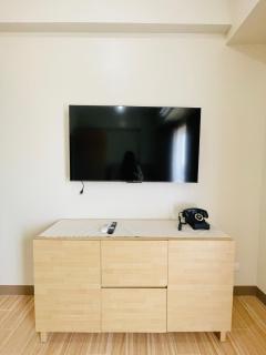 * *7 Metro View Studio - 4