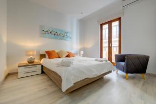 Stylish 2BR Apart, Steps Away from the Beach - Sliema - 5