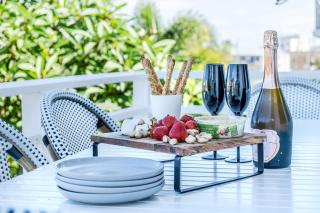 Kings Beach Coastal Getaway, Bring the dog! - 3