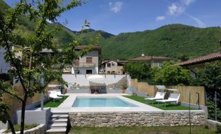 Villa Marga, private garden, patio, (shared) pool, 3 large bedrooms - Miane - 1