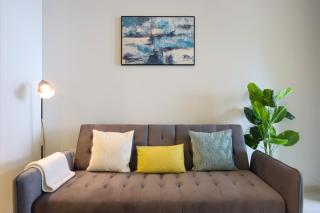 Livbnb - 2B with maid's room Overlooking Sheikh Zayed Road - Dubai - 3