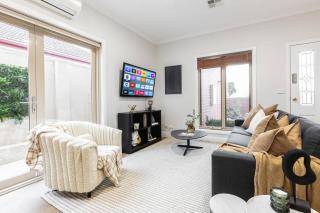 Mickle Townhouse, Steps to CBD - Warrnambool - 2